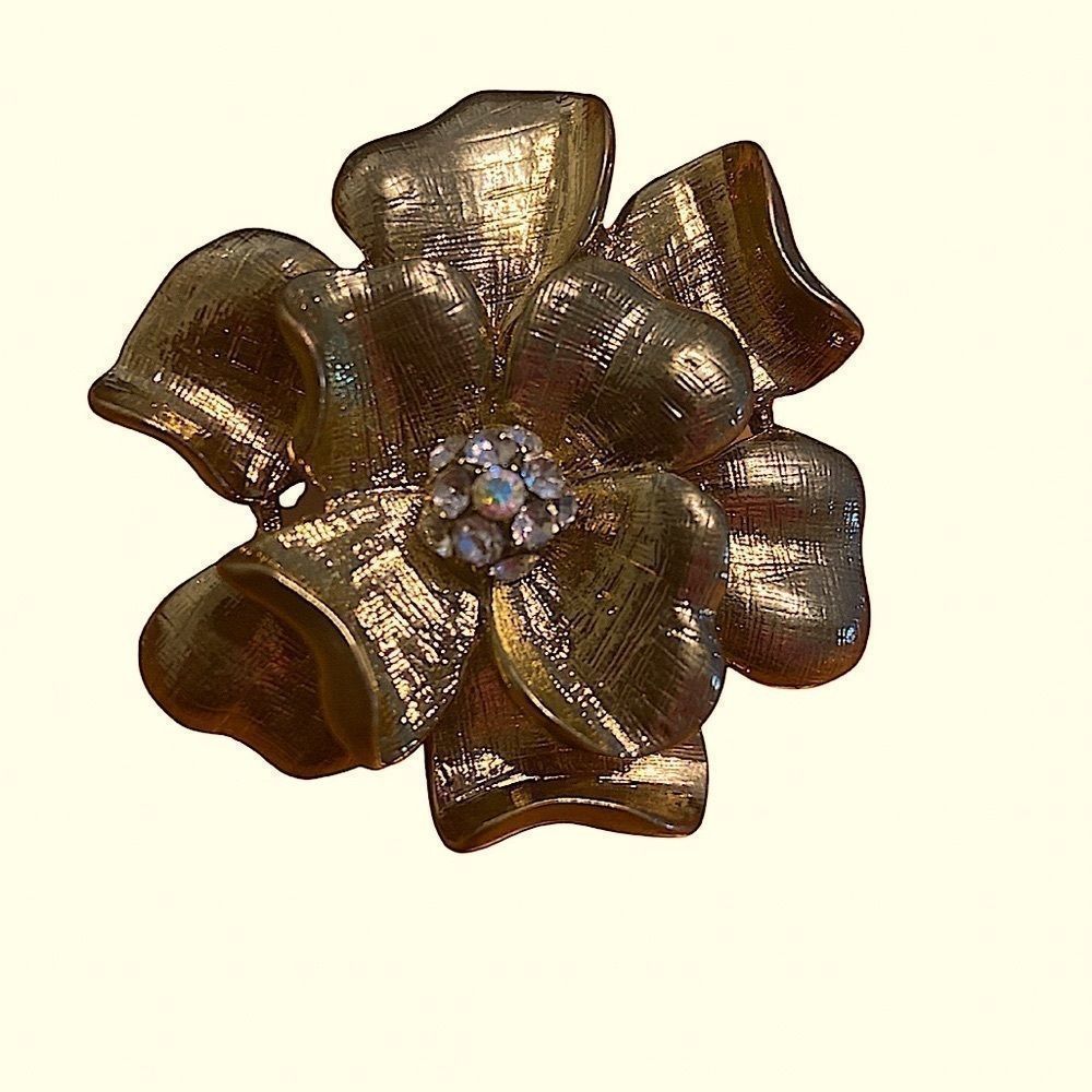 Large flower gold ring